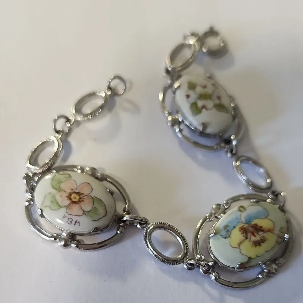 Vintage Floral Silver Bracelet